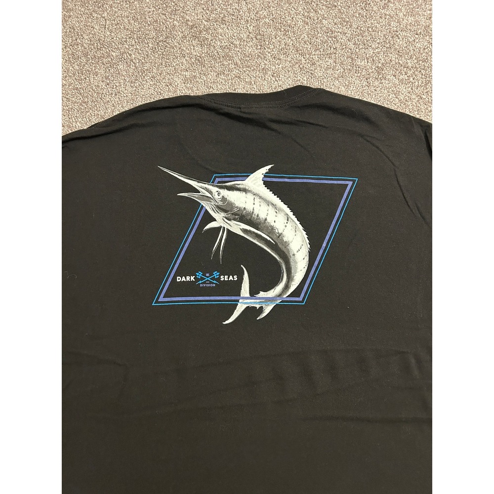 Dark Seas Marlin Graphic T-Shirt Mens XL Black Excellent Short Sleeve Tee
